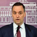 Por qué la gente cree que Milei no echa a Adorni aunque el 79% quiere que se vaya
