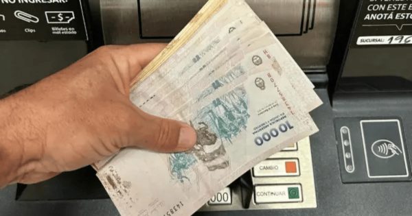 Aguinaldo 2026: cuatro de cada 10 argentinos lo destinará a pagar deudas y gastos esenciales