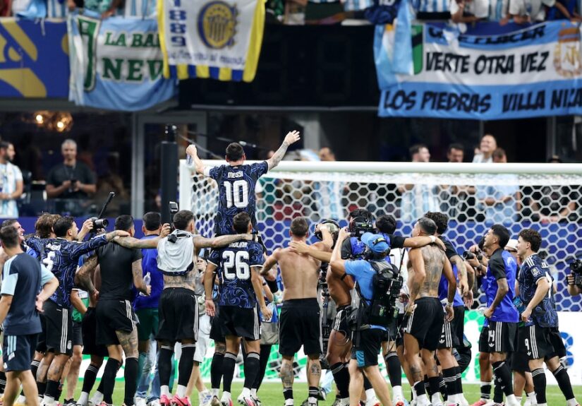Argentina hace historia: le dio vuelta el partido a Inglaterra, ganó 2-1 y jugará la final del Mundial por segunda vez consecutiva