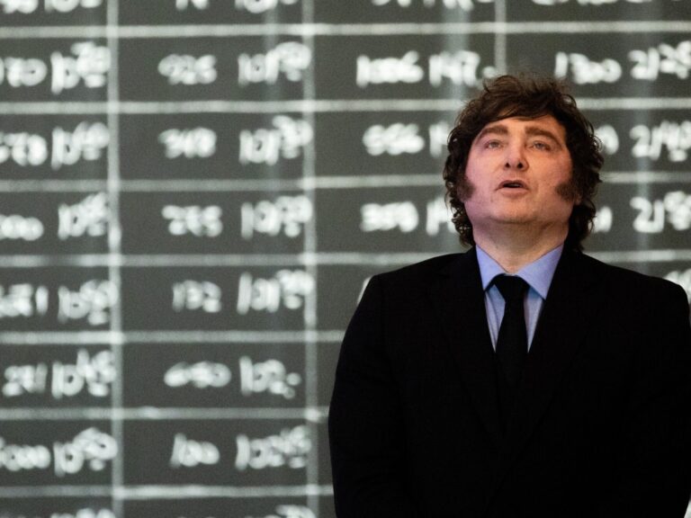 Javier Milei le devuelve parte de las cajas sindicales y fortalece el acuerdo con la CGT
