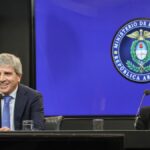 Gobierno Nacional, Luis Caputo — Dólares del colchón: Luis Caputo adelantó que si se paga el próximo vencimiento de Ganancias se asegura el tapón fiscal