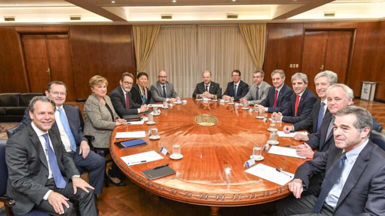 Fuerte respaldo del FMI al Gobierno y señal a los mercados: "No vemos la necesidad de un financiamiento adicional para la Argentina"