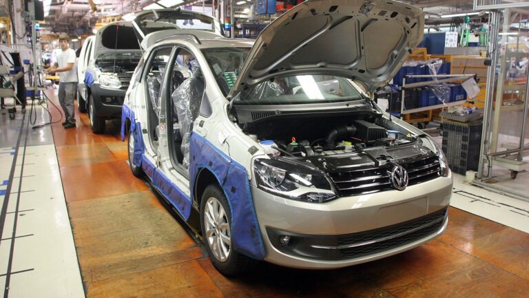Industria en crisis: la actividad volvió a caer en junio, según estimaciones de UIA