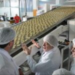 Tristeza en la industria: tras 20 años, una histórica fábrica de galletitas cierra su planta y hay conmoción