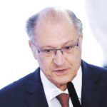 El vicepresidente de Brasil afirmó que Javier Milei "perjudica a la Argentina"