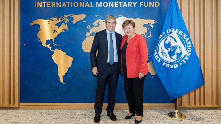 Caputo anunció que Georgieva visitará la Argentina y el Gobierno busca mostrar respaldo