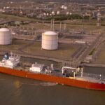 ¿Vendrá una avalancha de dólares por exportaciones? Mientras tanto, se destruyen puestos industriales