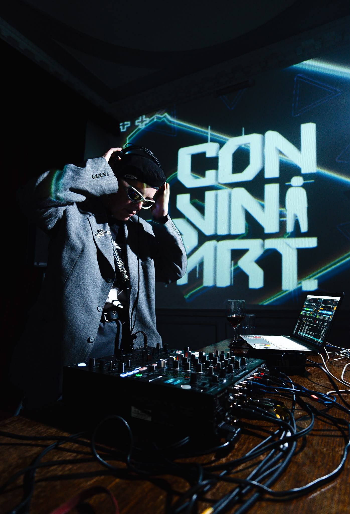 Música y visuales en vivo en Convinart