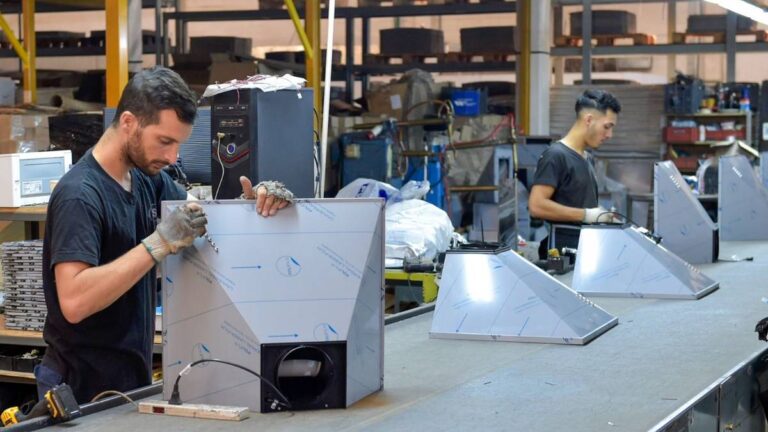 Casi la mitad de las PyMEs trabaja con caídas de ventas y pierde puestos de trabajo