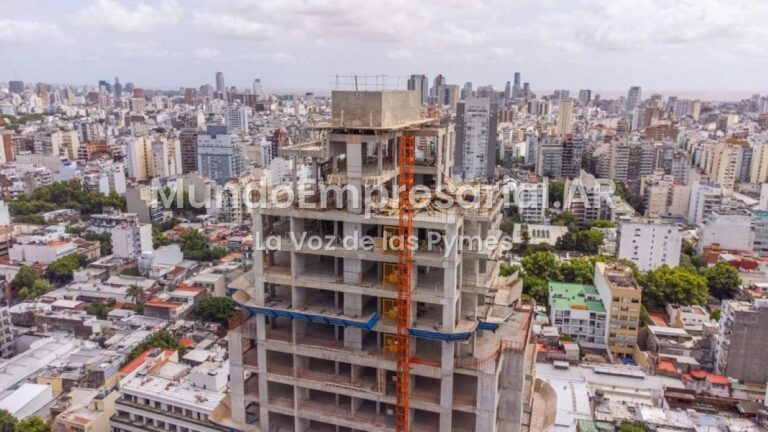 El costo de la construcción subió 2,1% en julio y en 2026 acumuló un alza de casi 20%