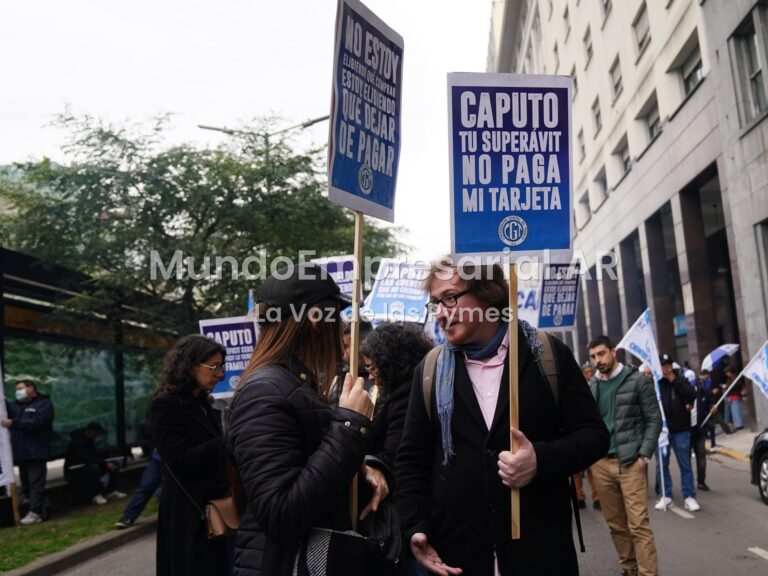 Morosidad récord: las billeteras virtuales se defienden de las críticas por las tasas y piden bajar impuestos - Clarin.com