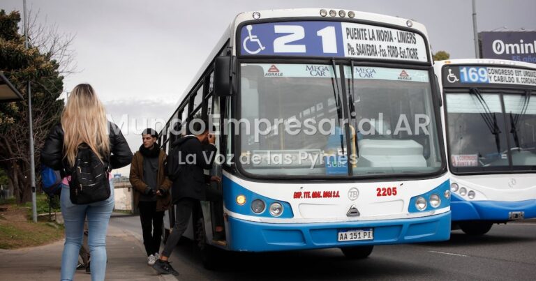 Subas de hasta 5 por ciento en servicios y tarifasSeptiembre se viene con aumentosEl subte y los colectivos subirán 4 por ciento, las prepagas más de 3 por ciento. También hay alzas en colegios y peajes.