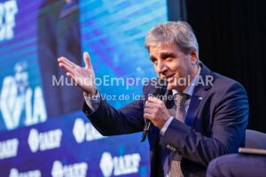 Caputo busca nuevos préstamos con bancos internacionales por