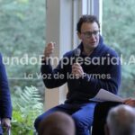 El creador de Claude pide frenar ya la IA porque en seis meses puede tomar el control global de internet