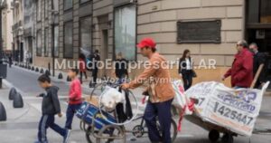 La pobreza volvió a subir en el semestre y hay 1,7 millones 