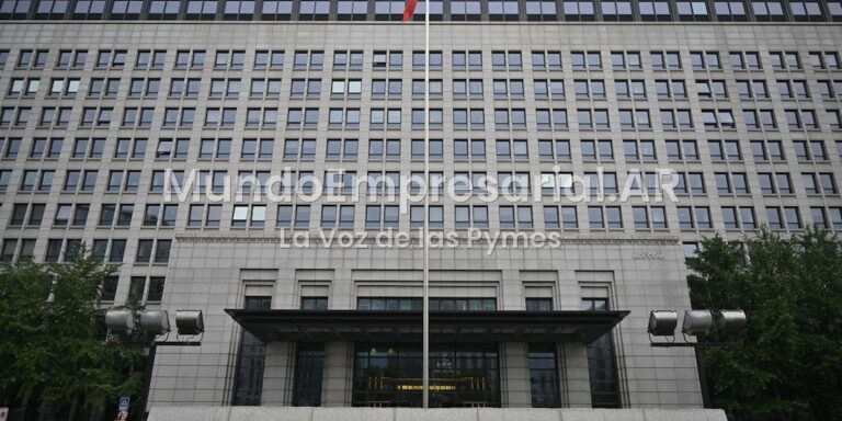 China muestra debilidad económica en agosto ante una caída de la inversión y un consumo desacelerado - infobae.com