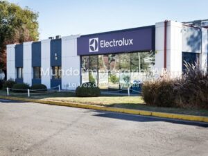 Electrolux cierra su planta en Rosario y seguirá como vended