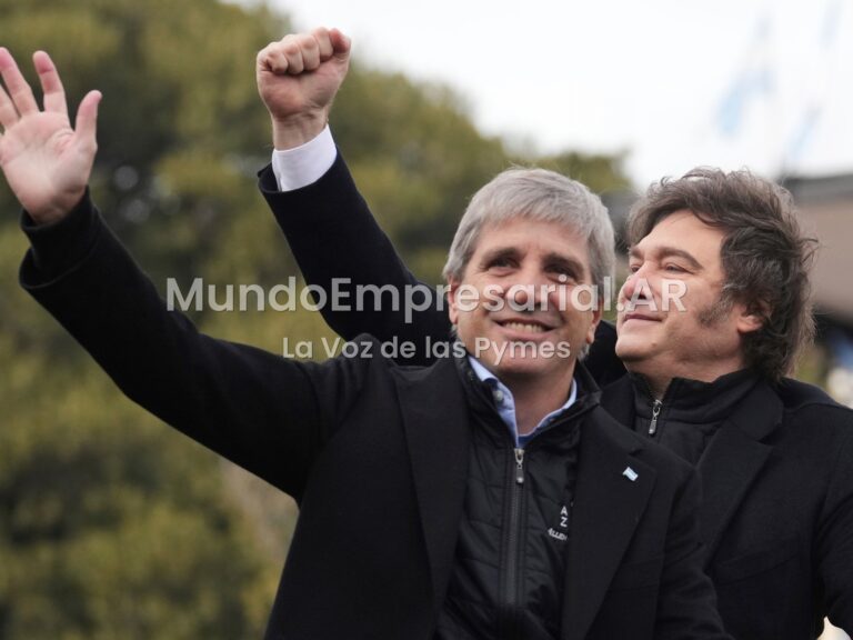 Caputo admitió que la compra de dólares puede sumar una presión extra de US$ 7.000 millones antes de las elecciones - clarin.com