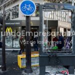 TOQUE DE QUEDA EN FRANCIA: La población francesa protesta por la caída de la calidad de vida y el ajuste del Gobierno de Macron