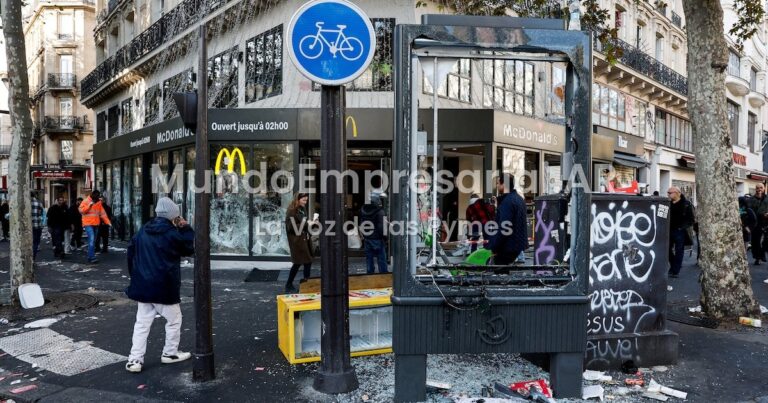 TOQUE DE QUEDA EN FRANCIA: La población francesa protesta por la caída de la calidad de vida y el ajuste del Gobierno de Macron