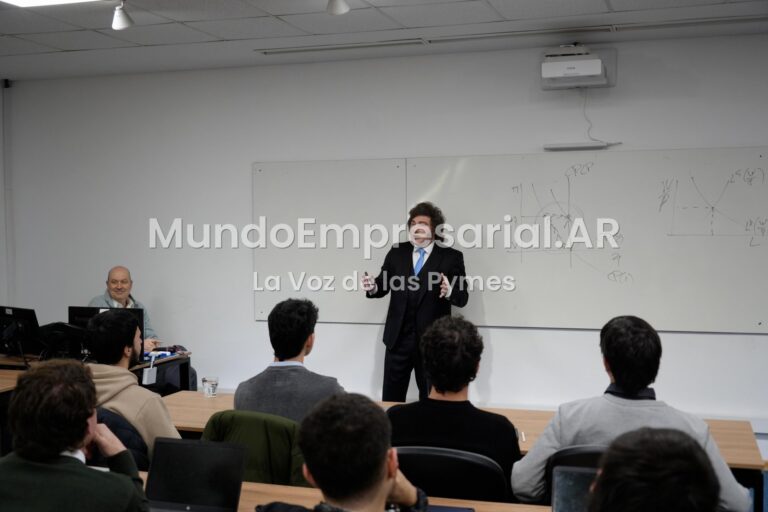 Duro golpe para Milei: una de las universidades más prestigiosas del país advierte que la economía entró en recesión - El Economista - Últimas noticias económicas y financieras