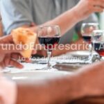 "El vino no se toma de pie": la tajante decisión de la Bodega Familia Azcona que generó revuelo